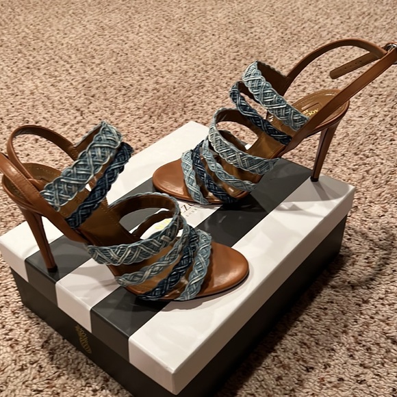 Heels - Picture 4 of 7